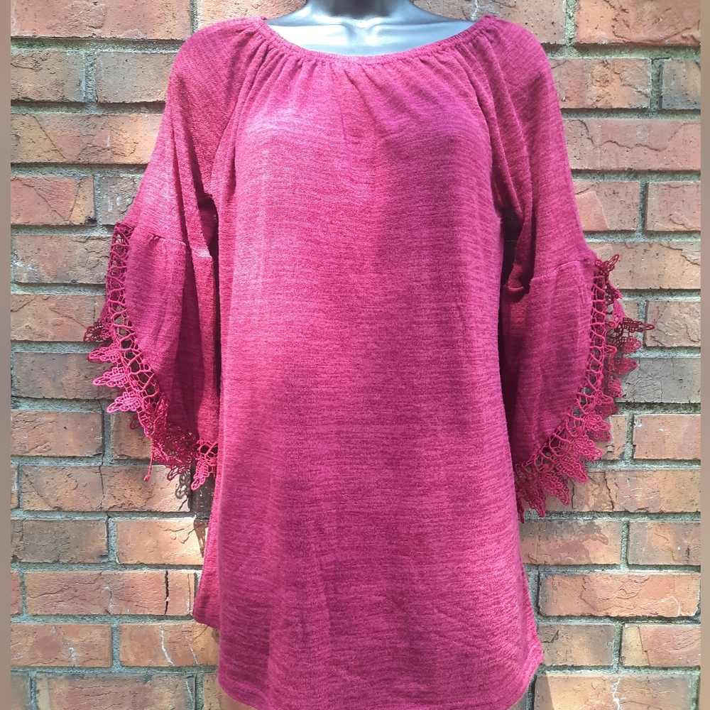 Ladies Boutique Style Tunic Top - Lace sleeves - Size: S/M